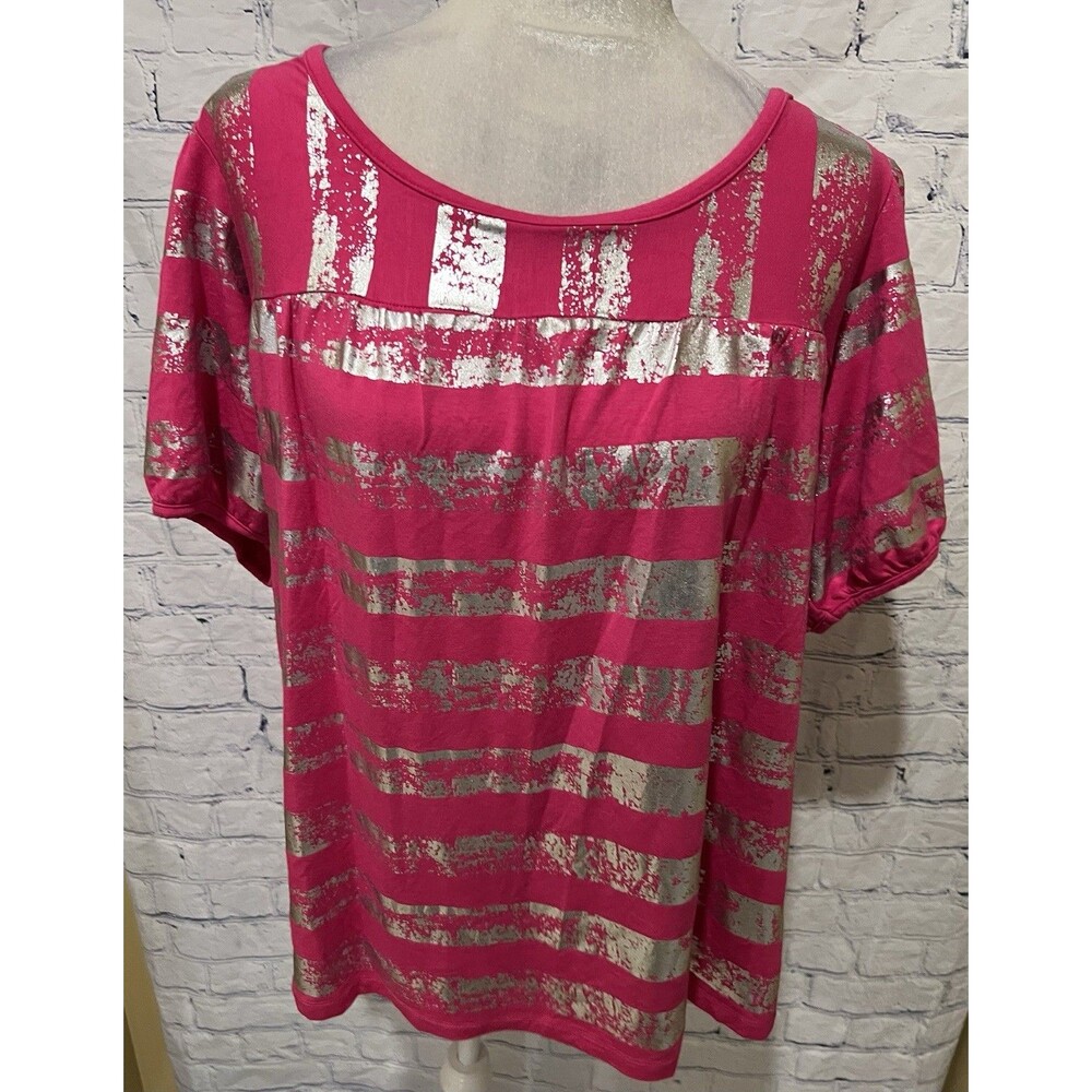 Chelsea & Theodore pink top with a silver distressed horizontal stripes 2X